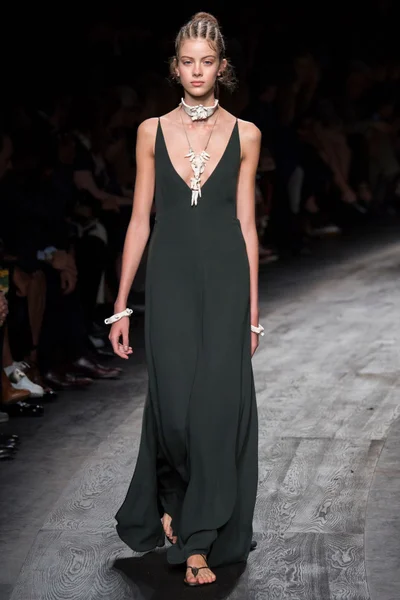 Look 70
